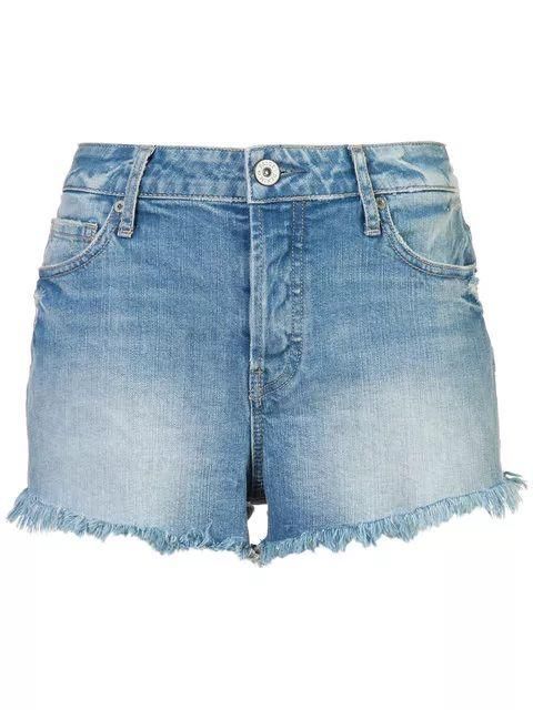 满大街都是牛仔短裤，最显腿长的那条终于被我找到了！