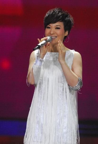 娱乐圈一本正经撒谎，被网友戳穿的5大明星，真是一个比一个尴尬