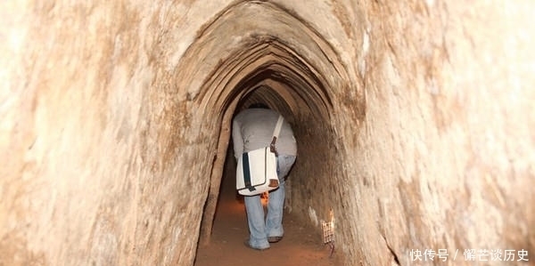 世界上最奇特隧道：处处陷阱，上千人在地下10米处一待就是数年