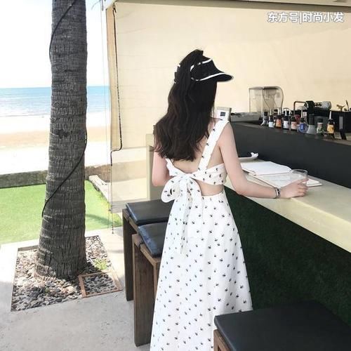夏天穿小心机连衣裙，时尚小清新，减龄又俏皮！
