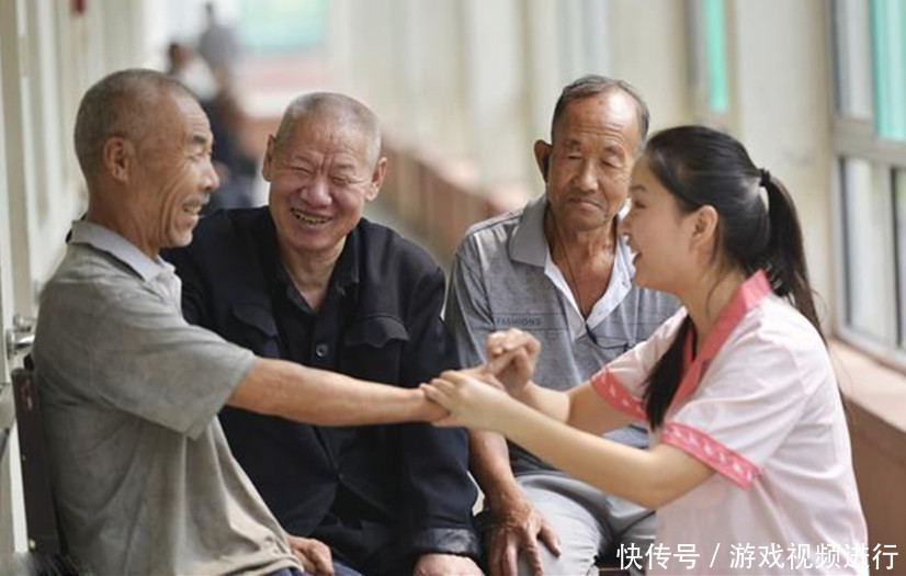 已满60岁的老人有福了，国家给你们四项补贴，每月最少200元