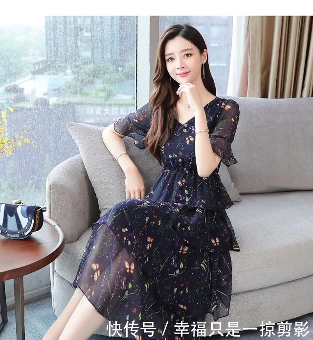  出动：立体裁剪显瘦版型设计，气质时尚风格，穿出动人的S型曲线身材