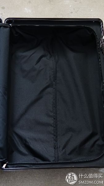 便宜量足的大容量行李箱:网易严选28寸pc铝框拉杆箱