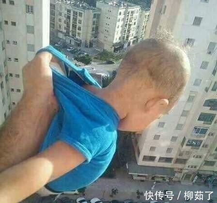 男子在网上发了一张宝宝的惊险照片，被人举报后，结果被判刑2年