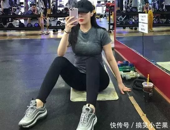 健身房中，基本可以见到三种类型的女人在健身，一种是30多岁拥有