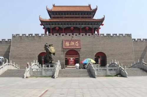 中国最大酒楼现身长沙！占地4万平方米，形如故宫，大到离谱