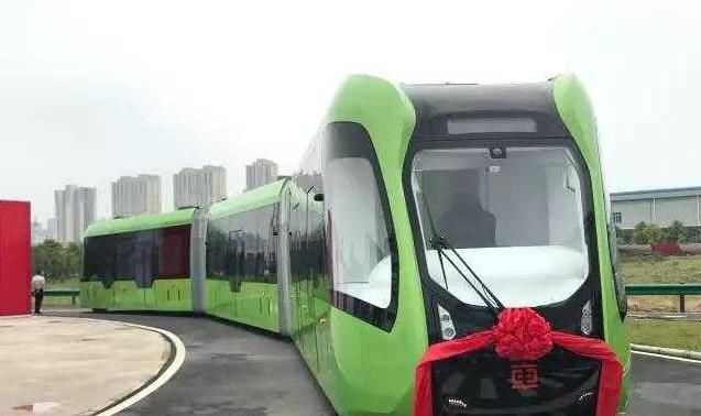  又一新|中国发明的“新型列车”，地上没有铁轨也一样能跑，又一
