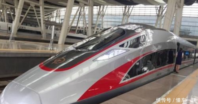 坐火车选卧铺最舒服，可是遇到这种情况，一晚上就都不用睡了！