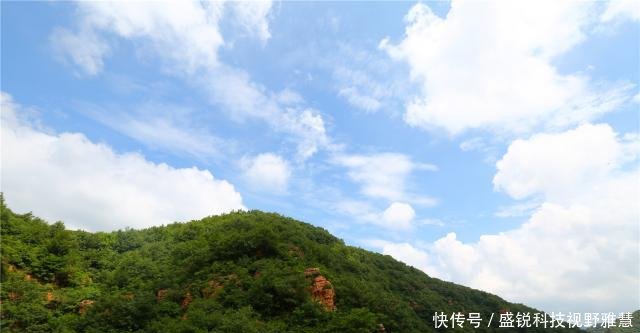 河南伏羲山景区投放万只螃蟹 供游客免费捕捉