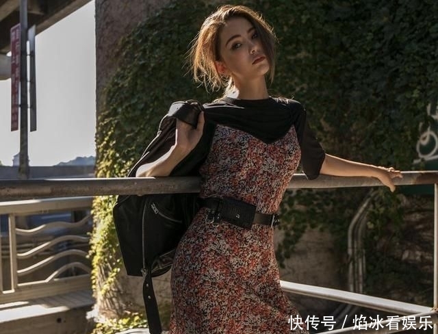  [配卫]天王嫂昆凌不走“好嫁风”，高马尾配卫衣活力甜美，哪像俩娃妈