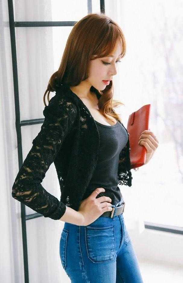 女人想穿出职场魅力，紧身裤能修饰出你完美的腿型