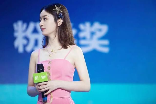 带发夹土味十足？周冬雨、赵丽颖众女星发夹造型，谁土谁时尚！