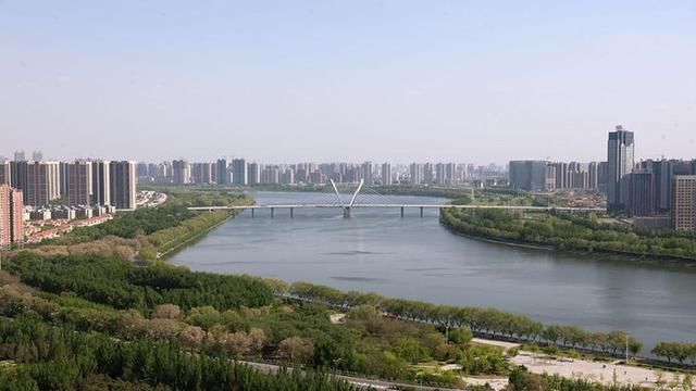 中国东北最大的城市，根本不是哈尔滨 长春，相当于2个大连