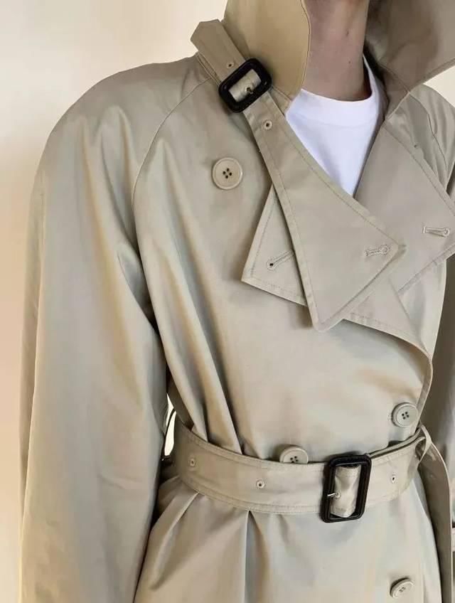  [秀场]2020女装流行趋势：7种秀场设计细节/改良风衣 2021春夏女装核心夹克！