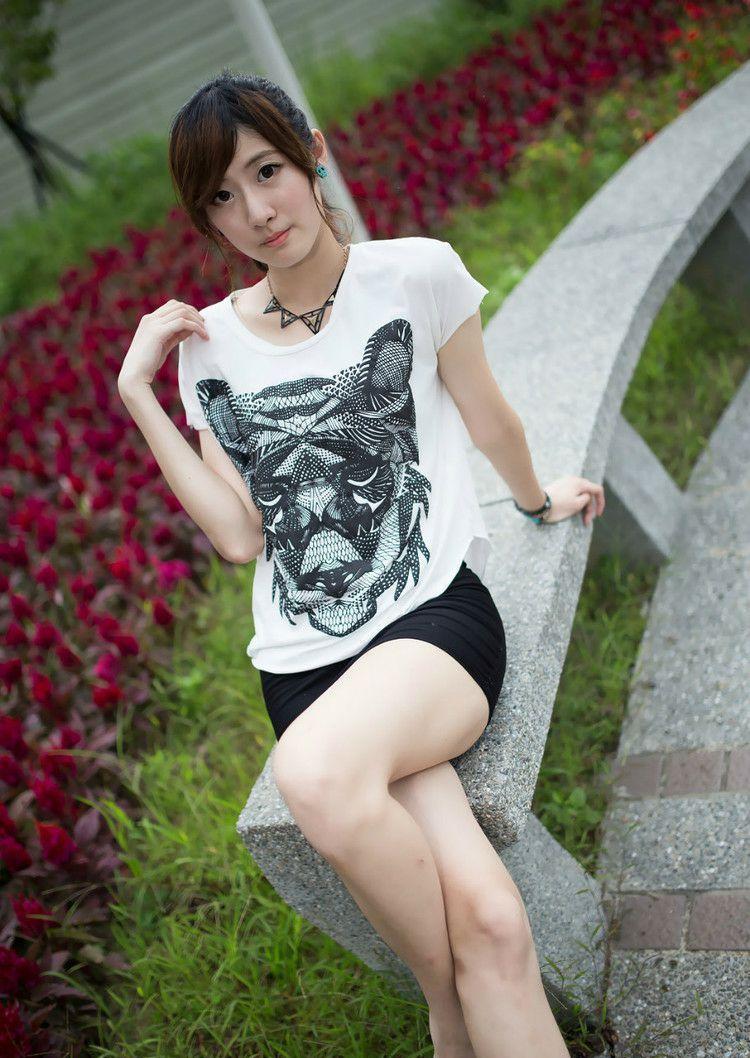 高跟鞋与包臀裙搭配,性感有魅力