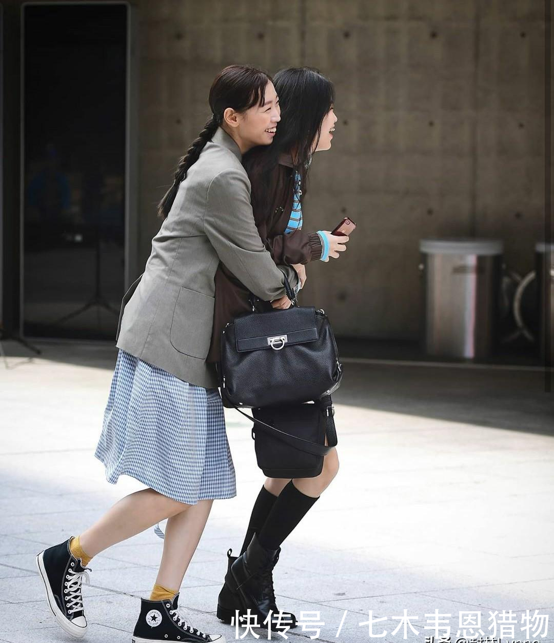  『穿衣』最新街拍，韩国女生又A又飒西装杀，时尚穿衣看过来！