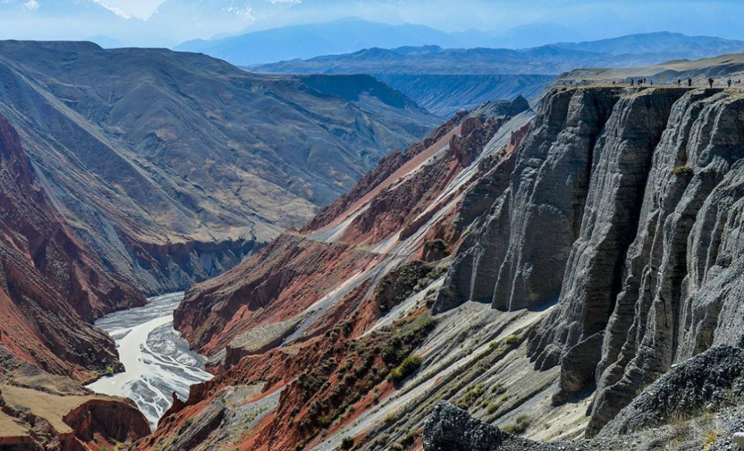 不用再去国外，去了新疆就等于去了全世界，不信你看！