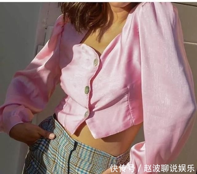  「特别」种草鹅｜想好了！放我出去第一天就要穿Jeanne Damas身上这件针织衫