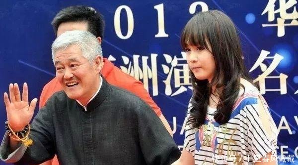 赵本山女儿球球已分手, 男方发微博称被骗, 随后秒删动态