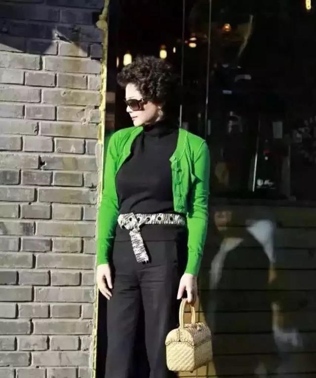  『女人』女人怎么穿搭才会显得,优雅女人味十足?