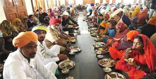 印度的黄金食堂：供游客免费吃喝，每年被游客“刮”走上百斤黄金