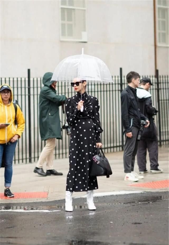  『女生』春天，女生要少买这3种裙子，特别第2种，一看就比较的“显老”！