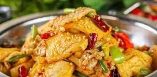  #腐竹#美食推荐：五花肉炒腐竹，干煸鱿鱼须，蚝油嫩豆腐，肉丝尖椒