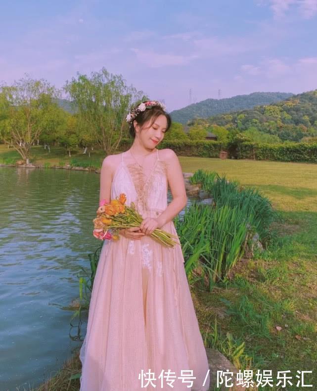 「女生」法式极简风的连衣裙火了,女生学会这样穿,不仅洋气还很有气质