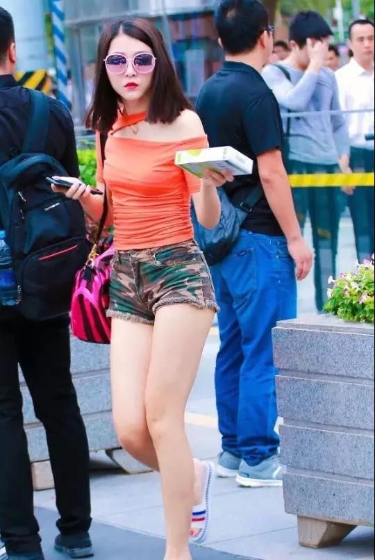街拍路人，好看又时尚的夏天穿搭参考，让你轻松获得回头率