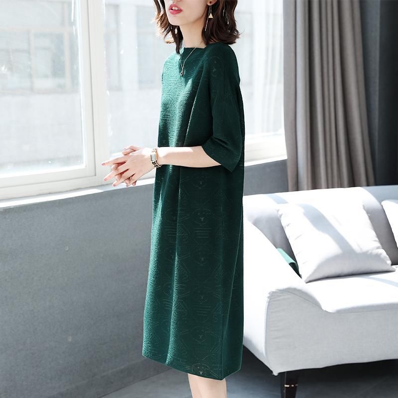 金秋一夜爆火的“名媛秋裙”,温婉优雅,50岁妈妈穿上气质若兰