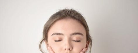 『精华液』你真的会用精华液吗1种方法5种妙用,让你的护肤“锦上添花”