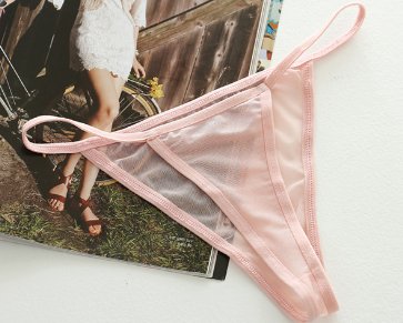 35岁的媳妇胆子越来越大，这样睡衣也敢穿出去，真是不让人省心