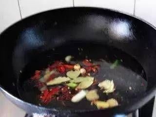  『辣椒』听说鸭脖和鸡爪是绝配……正宗秘方来袭，太过瘾！