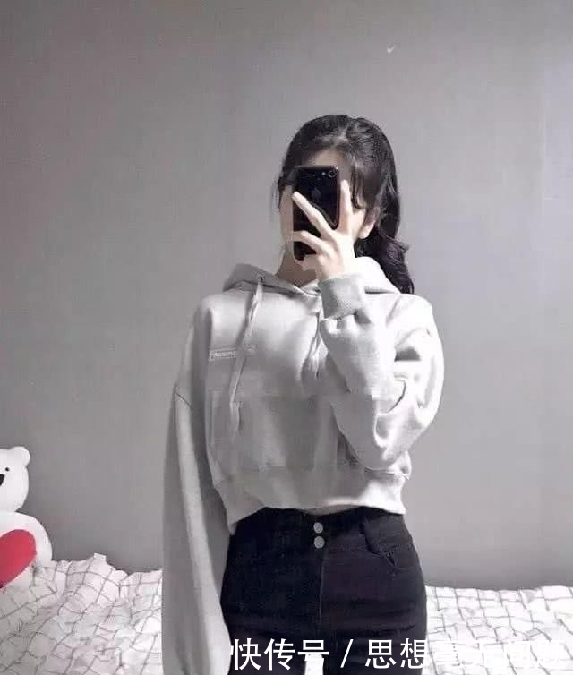  [紧身裤]建议小个子女生：别总穿棉服＋紧身裤，2020流行这样穿很显高