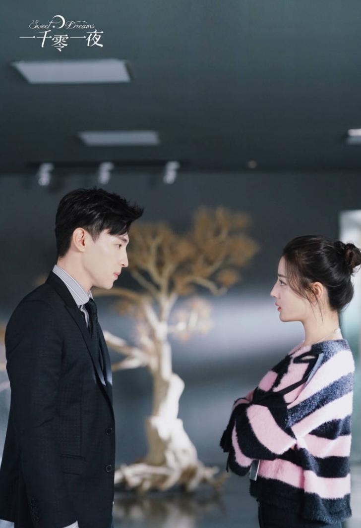 迪丽热巴再度出演少女，在剧中她是如何穿搭变的少女感满满的？