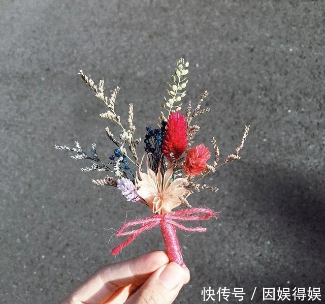 点击@精致胸花指南,创意搭配出色吸睛都在这里了,点击领取