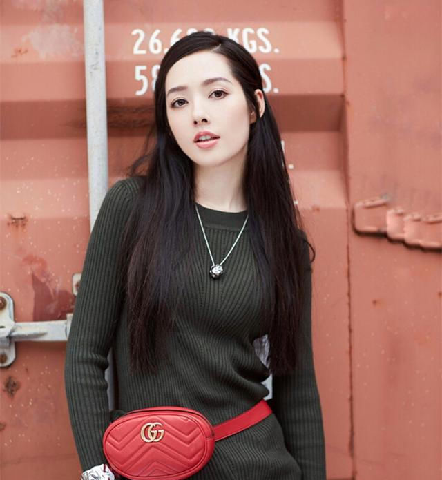  视觉冲击力：温柔穿搭最撩人!春夏季优雅轻熟风,让你美得高级,显气质!