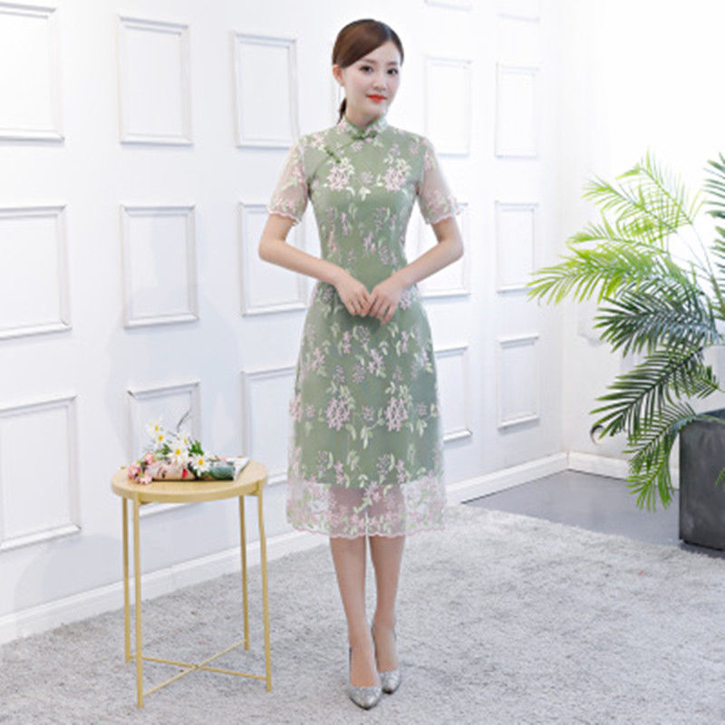 几款改良旗袍拥有浪漫情怀，文艺淑女的气质