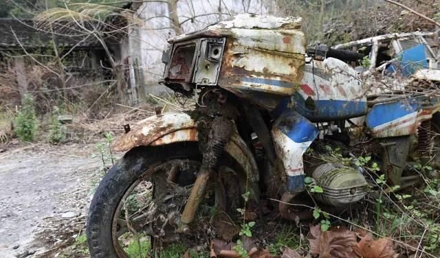 失落深山的汞矿遗址，曾经城里姑娘想嫁这里，小伙做梦都想进工厂