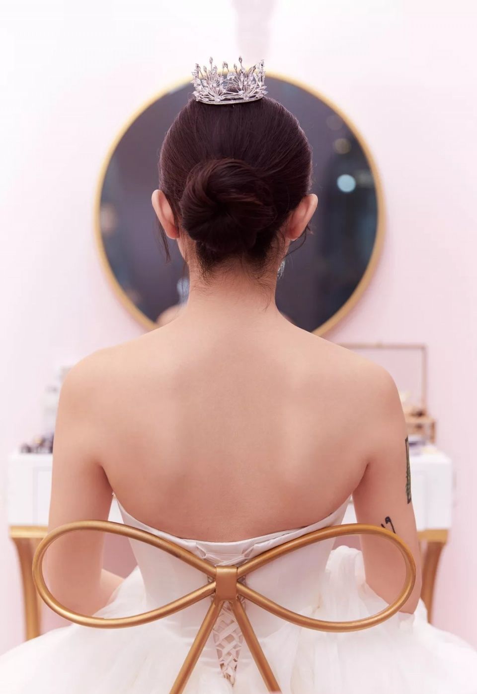 打卡全北京最粉红的婚纱店，我站在店里拍了5000多张照片