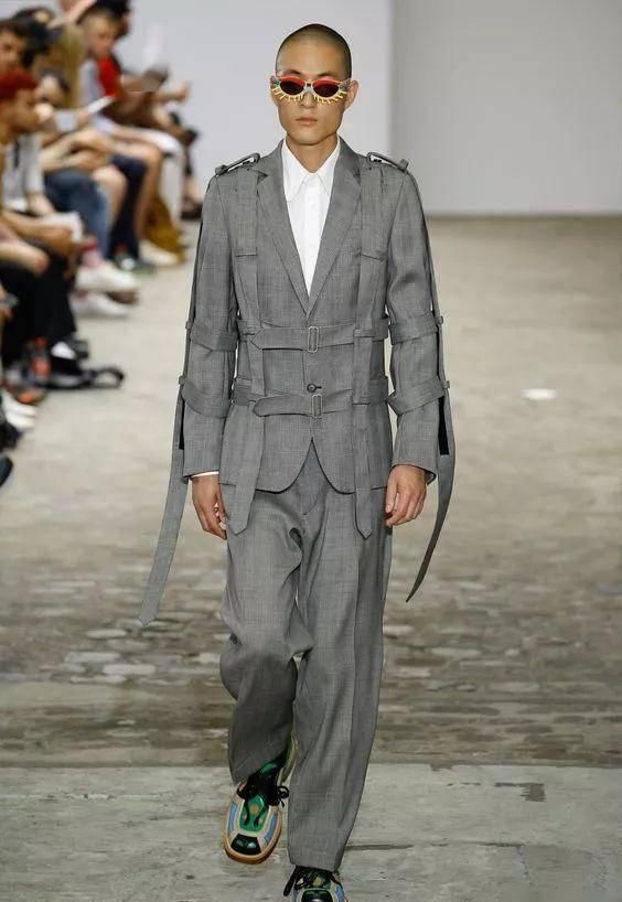  『时装画技法』时装系统里最难穿的一种类型——西装，在大牌设计师手下是如何被重塑？