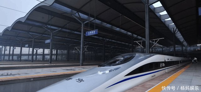 中国首条盈利高铁, 前两年亏损49亿, 最后一年出现反转盈利300亿