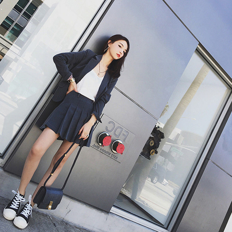 过时秋装扔了吧，新上的”女款西装“才叫时髦，一件上身不美都难