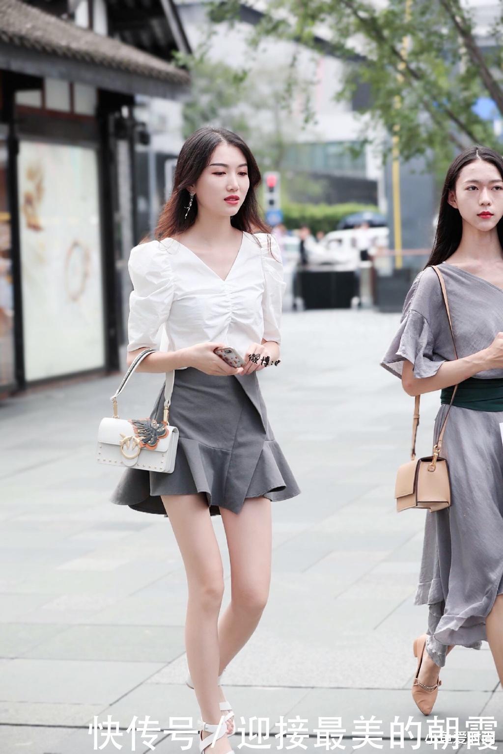  衣服：鞋子越做越省事，一张纸垫脚底，下雨浸透只能“光着脚”