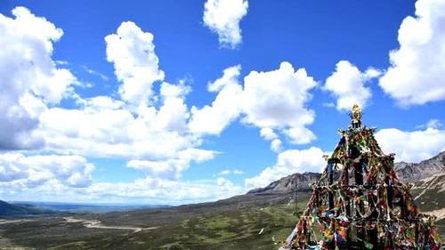 这座山被称为康巴第一关，是川藏线上的第一座具有挑战性的高山！