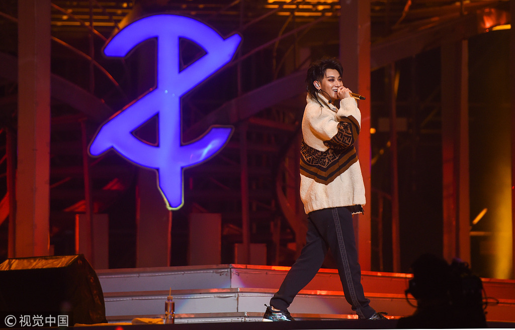 眼妆画到模糊性别，黄子韬为代表的男明星们中了什么毒？