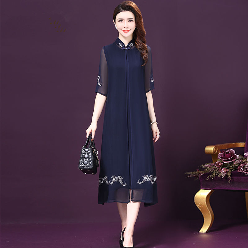 我肩宽肚子大!立秋后，偏爱这秋裙，出门逛街人人夸，显瘦巨划算