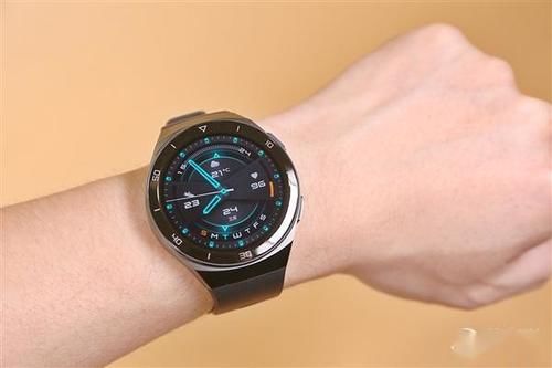 『开箱』支持100种运动模式 华为Watch GT2e曜石黑开箱图赏