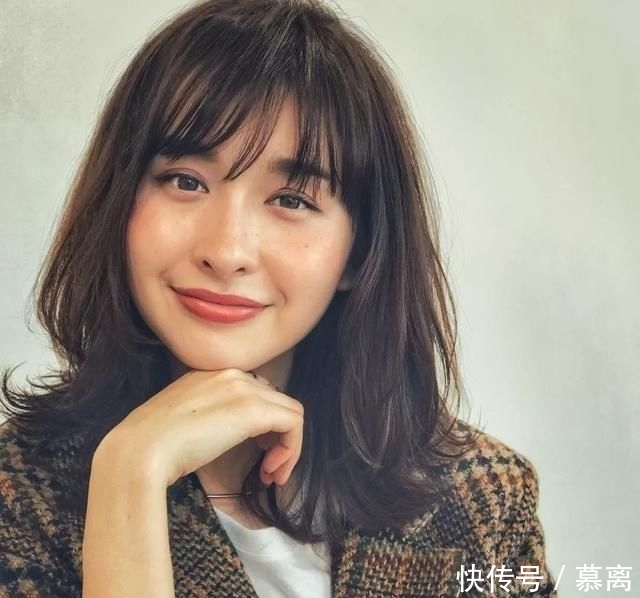  『时髦』别留黑长直了，试试超全的“日系”长发，时髦减龄显脸小