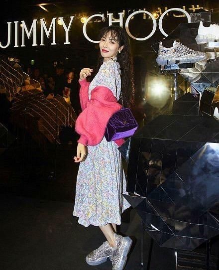  『针织衫』早春不知道怎么穿？针织衫帮你解决大问题，减龄还时髦